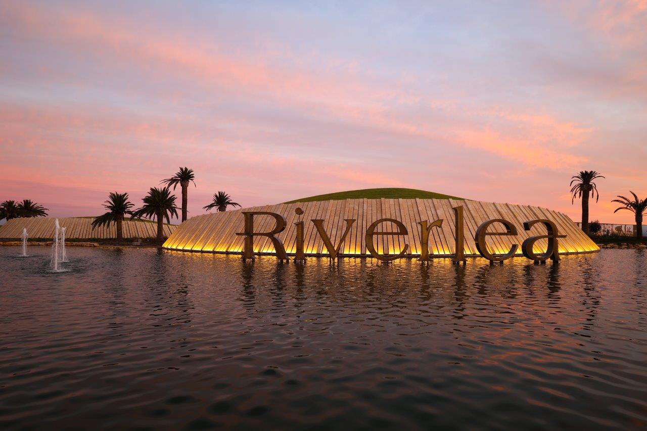 Riverlea entry lakes at sunset.jpg